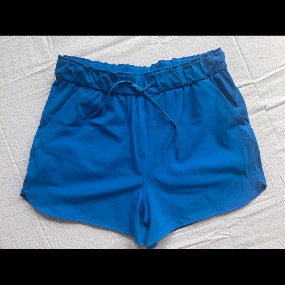 Lululemon Stretch Luxetreme High rise short 3.5 in- poolside